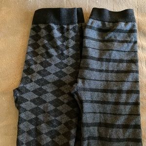 2 pairs of leggings size XL
